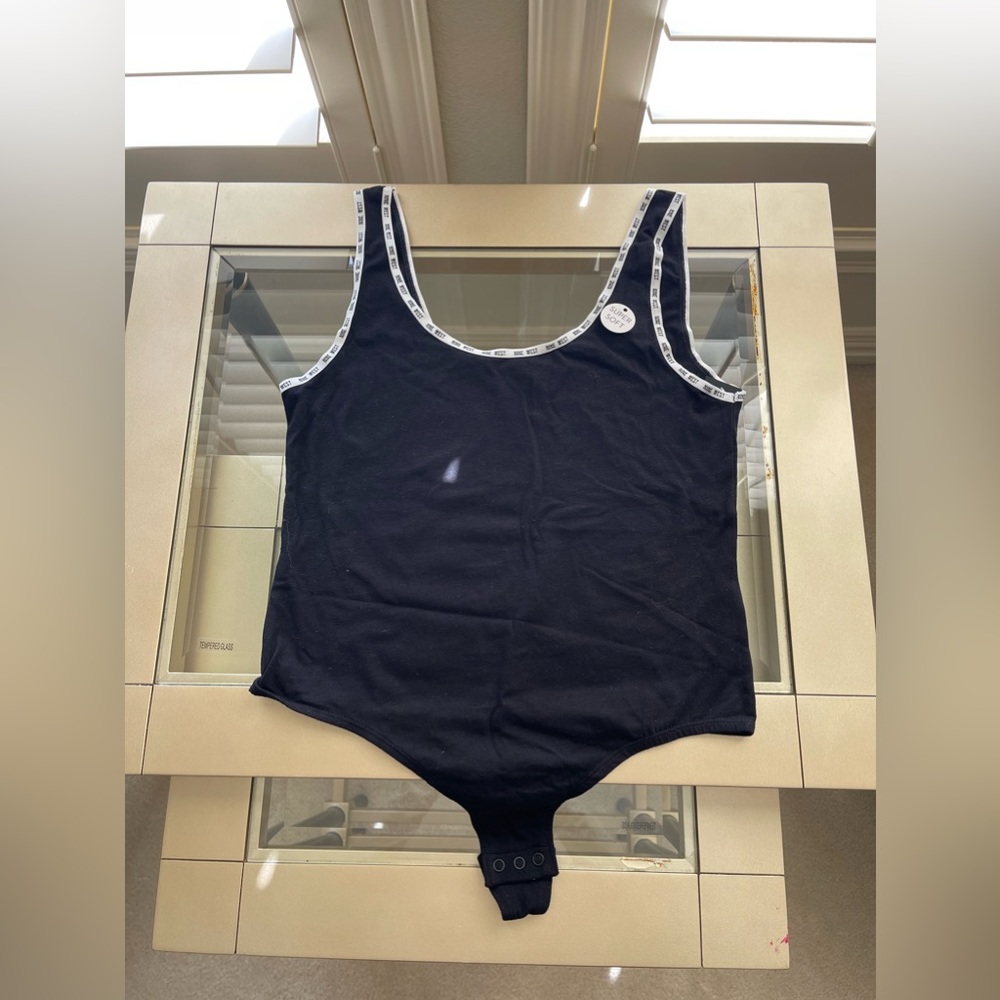 Nine West Scoop Neck logo bodysuit